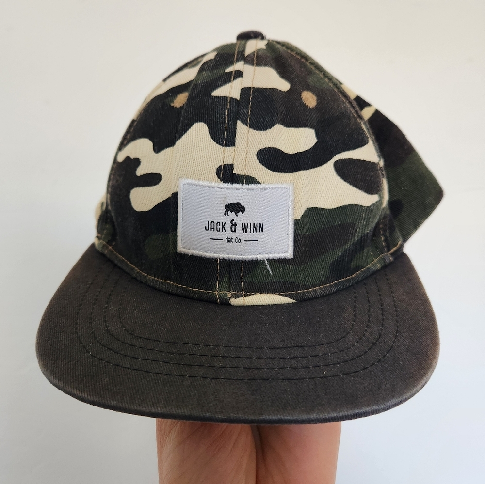 JACK & WINN Camo Snapback Hat